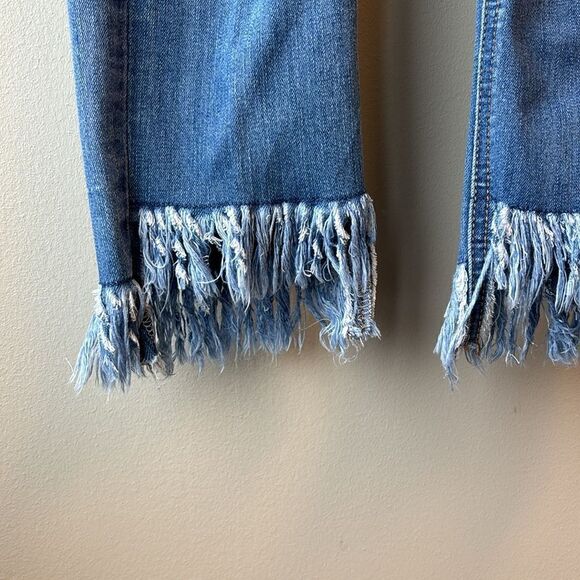 M. Rena jeans medium Frayed Hem Cropped High Waist Jeans - Picture 2 of 6